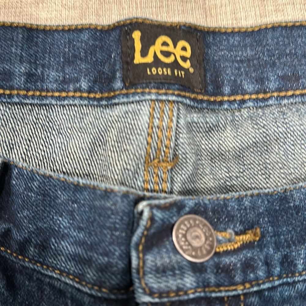36x32 loose fit Lee jeans